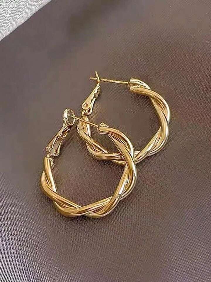 Twisted wire hoop earrings