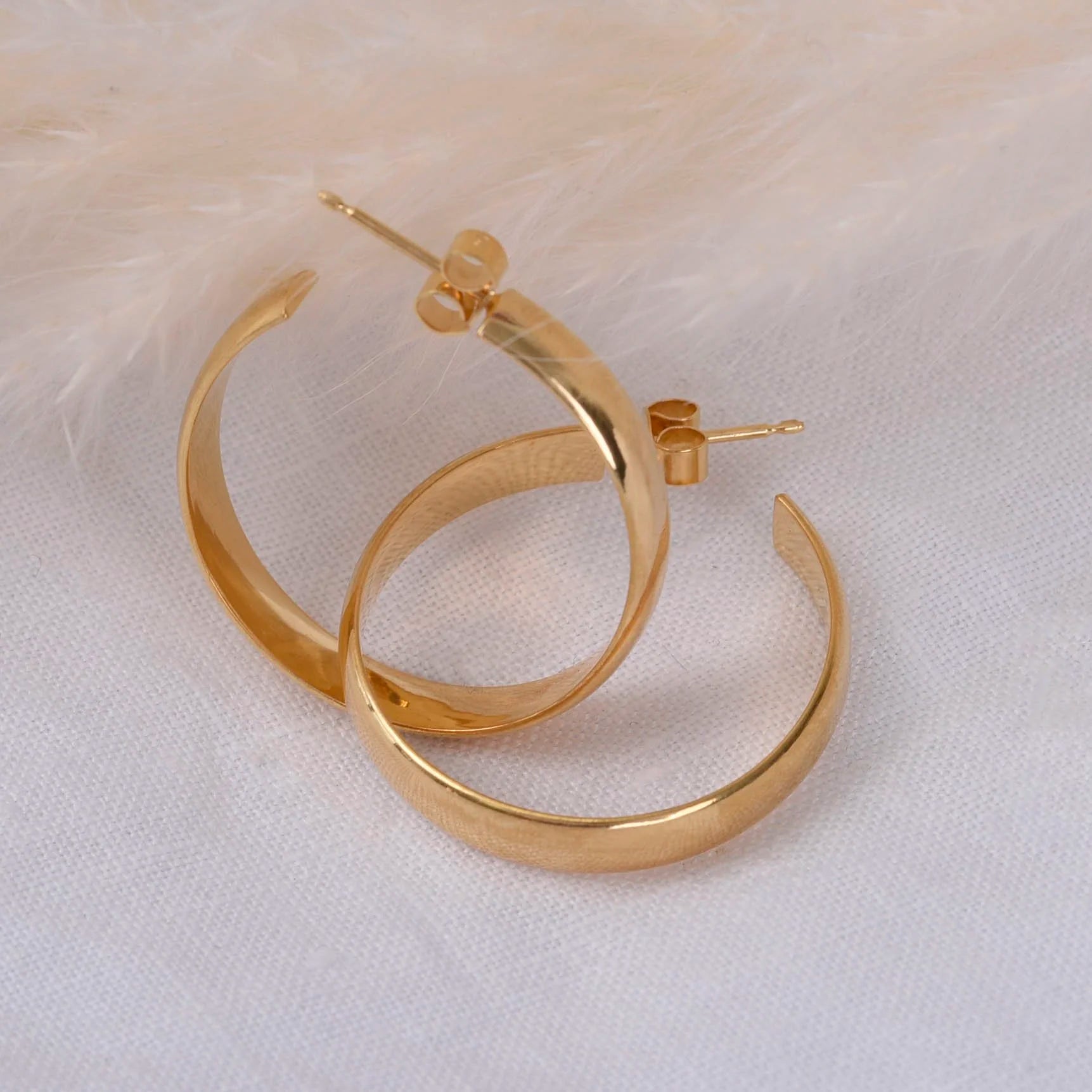 Gilda Hoops