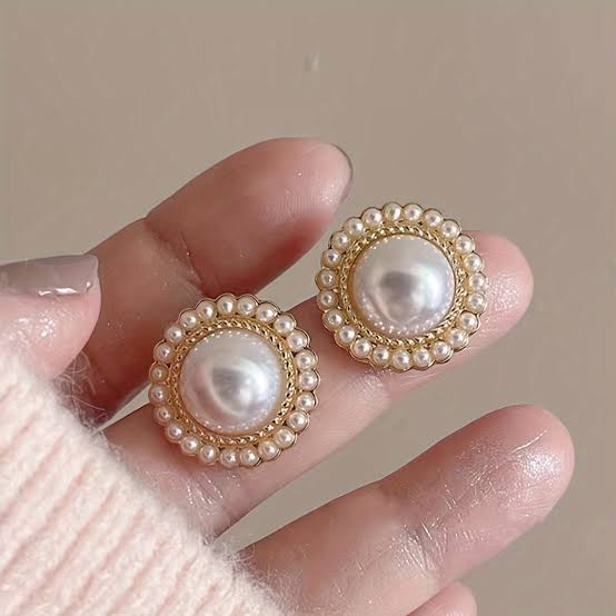 Vintage Pearl Round Alloy Earrings