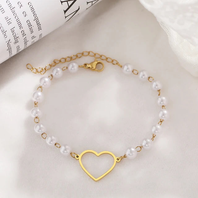 Pearl bracelet heart