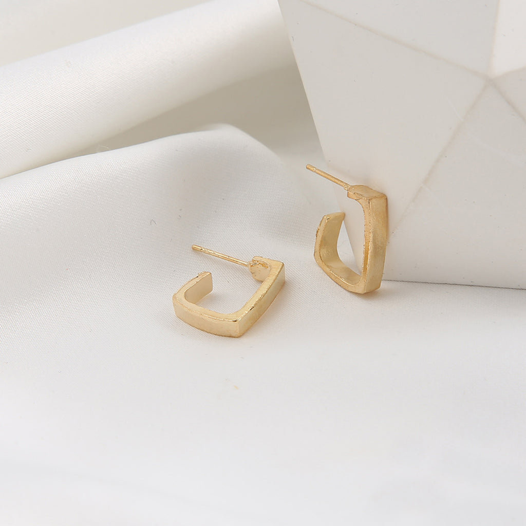 Geometric huggie hoop earrings
