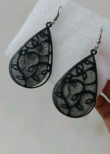black teardrop filigree dangle earrings