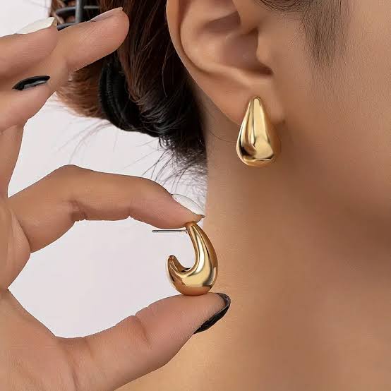 Stylish Women’s Golden C-Type Hoop Tops