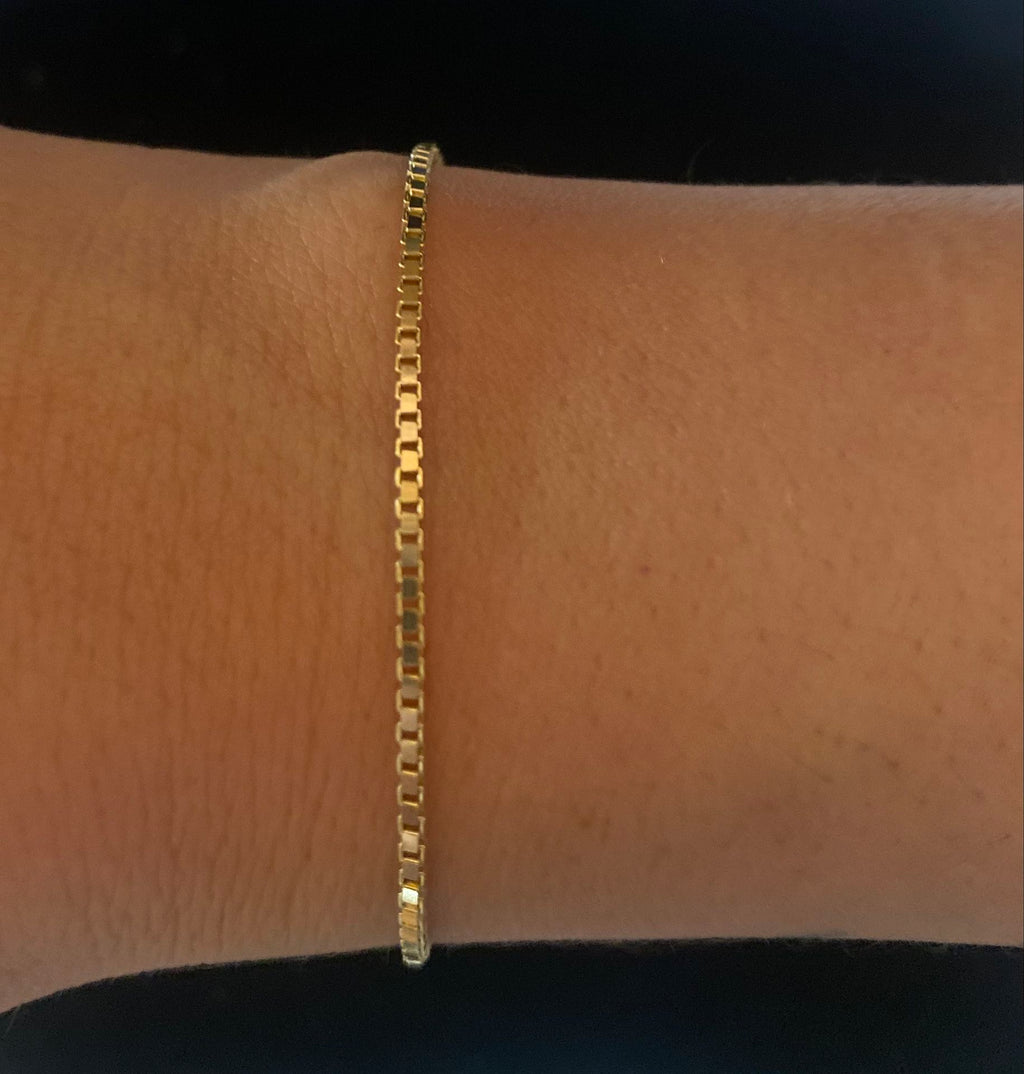 Yellow Gold Box Chain Bracelet – Sleek & Minimalist Design